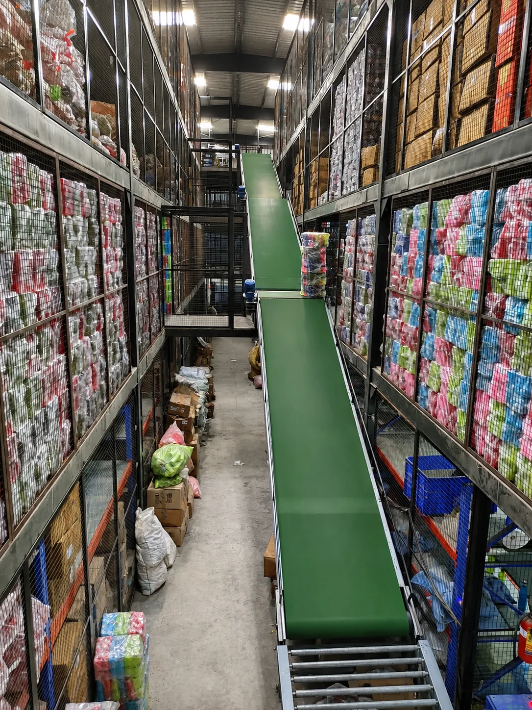 Inclined Belt Conveyor